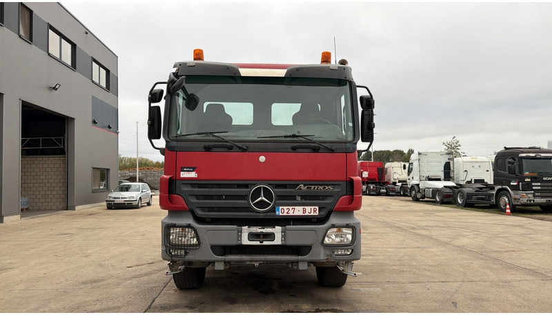 Mercedes-Benz Actros 3341 (EPS / CAMION BELGE !! / SUPS. LAMES / 33 TONNES / 3 PEDALES / MP2 / TRACTEUR ORIGINAL !! / V6 / MP2) - Tracteur routier: photos 5 Mercedes-Benz Actros 3341 (EPS / CAMION BELGE !! / SUPS. LAMES / 33 TONNES / 3 PEDALES / MP2 / TRACTEUR ORIGINAL !! / V6 / MP2) - Tracteur routier: photos 5