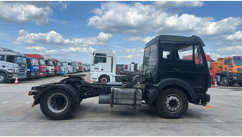 Mercedes-Benz SK 1628 (LAMES / BOITE MANUELLE / V8 / MANUAL PUMP / STEEL SUSP.) - Tracteur routier: photos 4 Mercedes-Benz SK 1628 (LAMES / BOITE MANUELLE / V8 / MANUAL PUMP / STEEL SUSP.) - Tracteur routier: photos 4