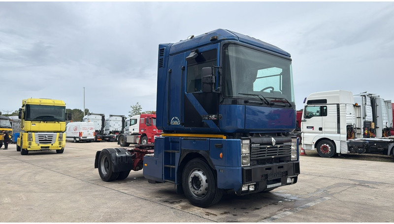 Renault Magnum 430 (POMPE MANUELLE / MANUAL PUMP / BOITE MANUELLE / MANUAL GEARBOX) - Tracteur routier: photos 4 Renault Magnum 430 (POMPE MANUELLE / MANUAL PUMP / BOITE MANUELLE / MANUAL GEARBOX) - Tracteur routier: photos 4