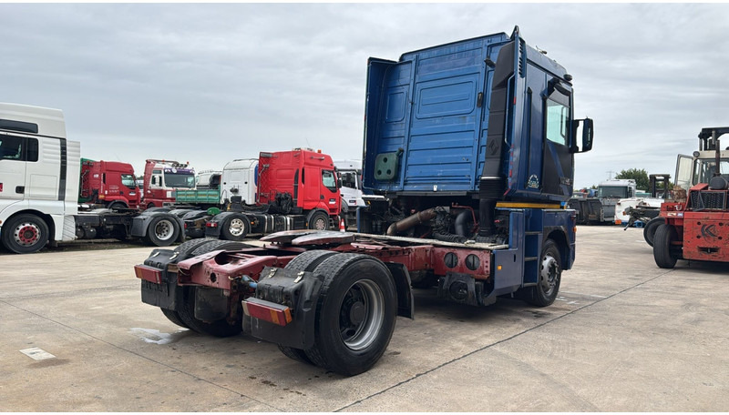 Renault Magnum 430 (POMPE MANUELLE / MANUAL PUMP / BOITE MANUELLE / MANUAL GEARBOX) - Tracteur routier: photos 5 Renault Magnum 430 (POMPE MANUELLE / MANUAL PUMP / BOITE MANUELLE / MANUAL GEARBOX) - Tracteur routier: photos 5
