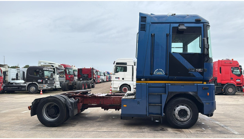 Renault Magnum 430 (POMPE MANUELLE / MANUAL PUMP / BOITE MANUELLE / MANUAL GEARBOX) - Tracteur routier: photos 3 Renault Magnum 430 (POMPE MANUELLE / MANUAL PUMP / BOITE MANUELLE / MANUAL GEARBOX) - Tracteur routier: photos 3