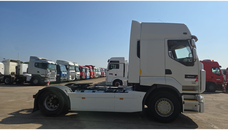 Renault Premium 450 DXI (BOITE MANUELLE / MANUAL GEARBOX / PTO / POMPE HYDRAULIQUE) - Tracteur routier: photos 3 Renault Premium 450 DXI (BOITE MANUELLE / MANUAL GEARBOX / PTO / POMPE HYDRAULIQUE) - Tracteur routier: photos 3