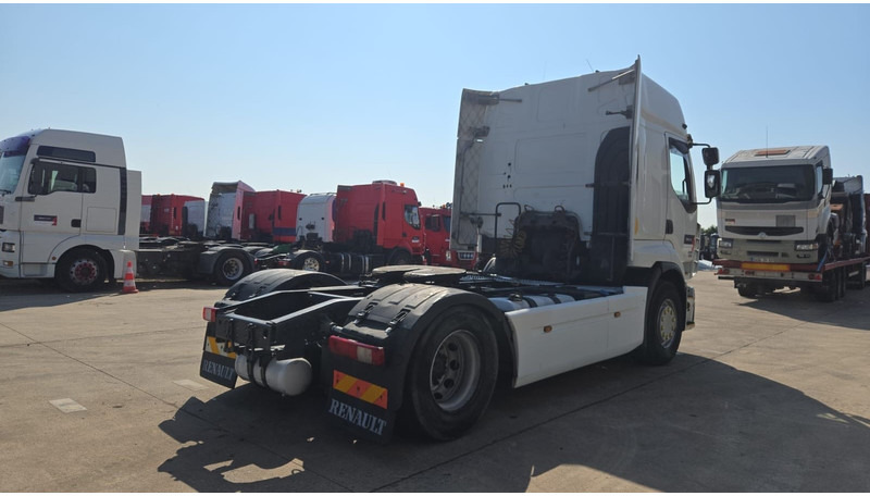 Renault Premium 450 DXI (BOITE MANUELLE / MANUAL GEARBOX / PTO / POMPE HYDRAULIQUE) - Tracteur routier: photos 5 Renault Premium 450 DXI (BOITE MANUELLE / MANUAL GEARBOX / PTO / POMPE HYDRAULIQUE) - Tracteur routier: photos 5