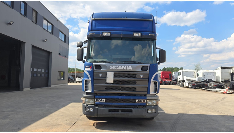 Scania 124-420 (MANUAL GEARBOX / BOITE MANUELLE / AIRCO / AC) - Tracteur routier: photos 2 Scania 124-420 (MANUAL GEARBOX / BOITE MANUELLE / AIRCO / AC) - Tracteur routier: photos 2