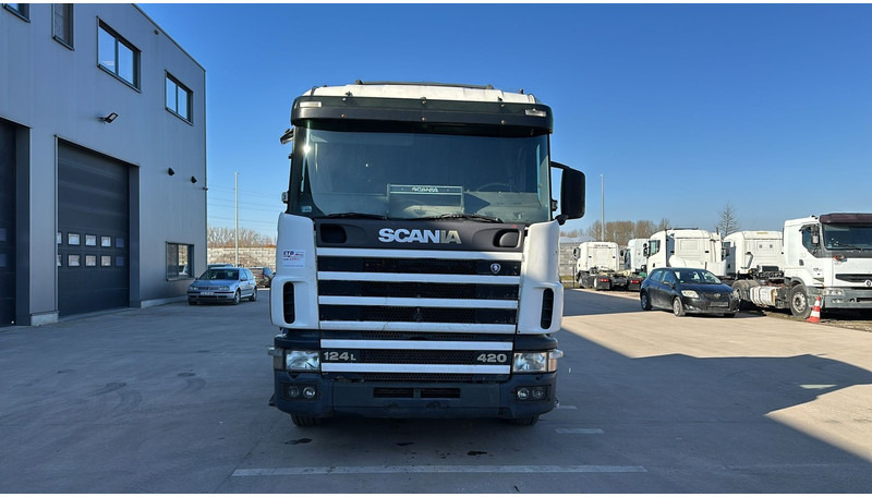 Scania 124-420 (MANUAL GEARBOX / BOITE MANUELLE) - Tracteur routier: photos 2 Scania 124-420 (MANUAL GEARBOX / BOITE MANUELLE) - Tracteur routier: photos 2