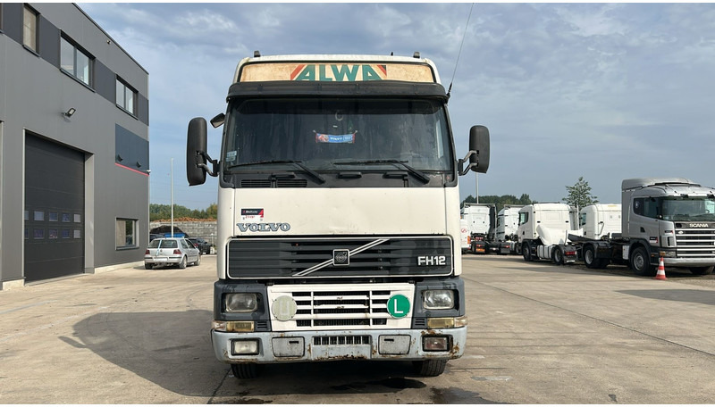 Volvo FH 12.380 (BOITE MANUELLE / MANUAL GEARBOX / EURO 2 / PTO) - Tracteur routier: photos 2 Volvo FH 12.380 (BOITE MANUELLE / MANUAL GEARBOX / EURO 2 / PTO) - Tracteur routier: photos 2