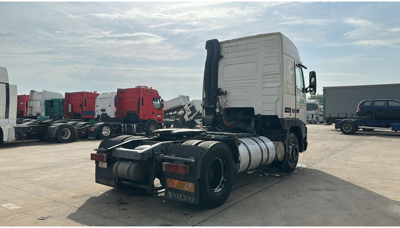 Volvo FH 12.380 (BOITE MANUELLE / MANUAL GEARBOX / EURO 2 / PTO) - Tracteur routier: photos 4 Volvo FH 12.380 (BOITE MANUELLE / MANUAL GEARBOX / EURO 2 / PTO) - Tracteur routier: photos 4