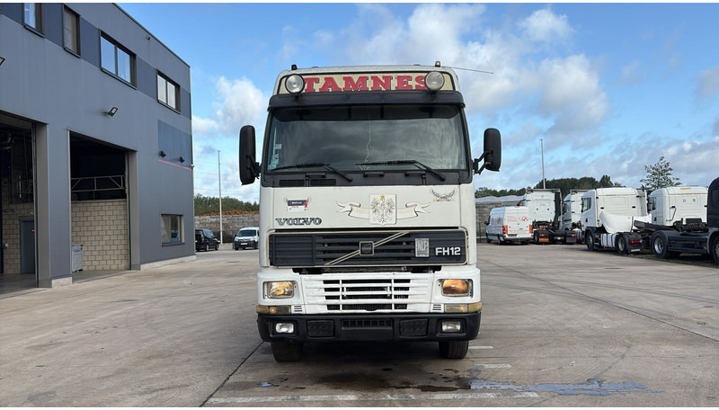 Volvo FH 12.420 (6X2 / BOITE MANUELLE / MANUAL GEARBOX / 8 PNEUS / 8 TYRES) - Tracteur routier: photos 4 Volvo FH 12.420 (6X2 / BOITE MANUELLE / MANUAL GEARBOX / 8 PNEUS / 8 TYRES) - Tracteur routier: photos 4
