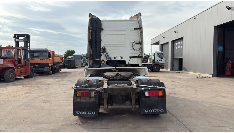 Volvo FH 12.420 (BOITE MANUELLE / MANUAL GEARBOX / PTO / POMPE HYDRAULIQUE) - Tracteur routier: photos 5 Volvo FH 12.420 (BOITE MANUELLE / MANUAL GEARBOX / PTO / POMPE HYDRAULIQUE) - Tracteur routier: photos 5