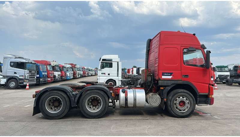 Volvo FM 12 - 420 (6X4 / TRACTEUR ORIGINAL / BOITE MANUELLE / MANUAL GEARBOX / PROPRE) - Tracteur routier: photos 4 Volvo FM 12 - 420 (6X4 / TRACTEUR ORIGINAL / BOITE MANUELLE / MANUAL GEARBOX / PROPRE) - Tracteur routier: photos 4