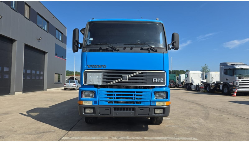 Volvo FH 12.380 (20.100 LITERS / PARFAIT ETAT / TOP CONDITION !!! / 6X2 / BOITE MANUELLE) - Camion citerne: photos 2 Volvo FH 12.380 (20.100 LITERS / PARFAIT ETAT / TOP CONDITION !!! / 6X2 / BOITE MANUELLE) - Camion citerne: photos 2