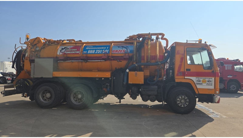 Volvo FL 10 - 320 (10500L + 1500L / 10 TYRES FULL STEEL / HIGH PRESSURE + VACUUM / POMPE MANUELLE / MANUAL PUMP) - Camion hydrocureur: photos 4 Volvo FL 10 - 320 (10500L + 1500L / 10 TYRES FULL STEEL / HIGH PRESSURE + VACUUM / POMPE MANUELLE / MANUAL PUMP) - Camion hydrocureur: photos 4