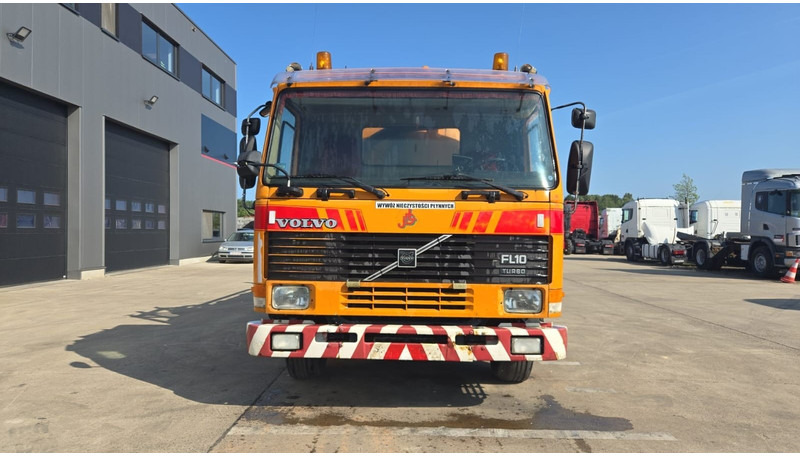 Volvo FL 10 - 320 (10500L + 1500L / 10 TYRES FULL STEEL / HIGH PRESSURE + VACUUM / POMPE MANUELLE / MANUAL PUMP) - Camion hydrocureur: photos 2 Volvo FL 10 - 320 (10500L + 1500L / 10 TYRES FULL STEEL / HIGH PRESSURE + VACUUM / POMPE MANUELLE / MANUAL PUMP) - Camion hydrocureur: photos 2