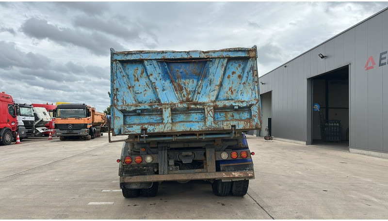 Volvo FL 12.380 (8X4 /STEEL SUSP. / BOITE MANUELLE / MANUAL GEARBOX) - Camion benne: photos 5 Volvo FL 12.380 (8X4 /STEEL SUSP. / BOITE MANUELLE / MANUAL GEARBOX) - Camion benne: photos 5