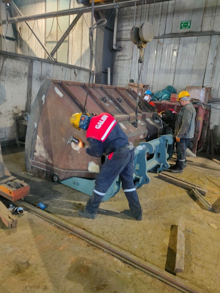 Galen High Dump Bucket - Godet pour chargeur: photos 4 Galen High Dump Bucket - Godet pour chargeur: photos 4