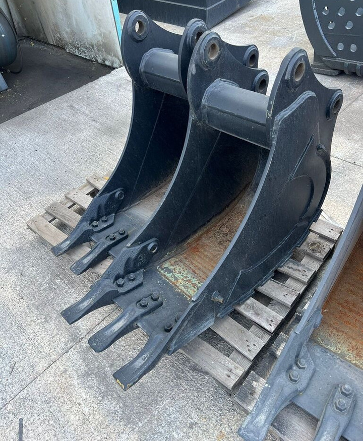 JCB 3CX Bucket - Godet pour pelle: photos 1 JCB 3CX Bucket - Godet pour pelle: photos 1