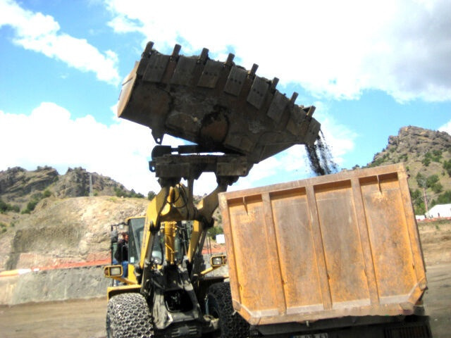 Komatsu HIGH DUMPING BUCKET - Godet pour chargeur: photos 2 Komatsu HIGH DUMPING BUCKET - Godet pour chargeur: photos 2