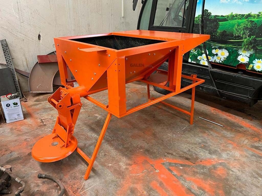 New Electrical Salt Spreader - Epandeur de sable: photos 1 New Electrical Salt Spreader - Epandeur de sable: photos 1