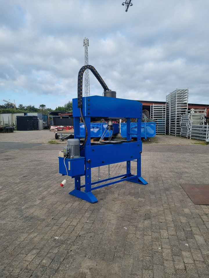 Équipement de garage 100 ton werkplaats pers: photos 6