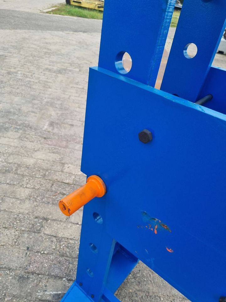 Équipement de garage 100 ton werkplaats pers: photos 16