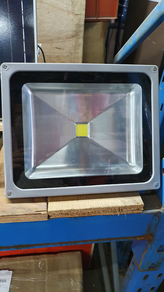 Led bouwlamp 50w IP65 - Matériel de chantier: photos 1 Led bouwlamp 50w IP65 - Matériel de chantier: photos 1