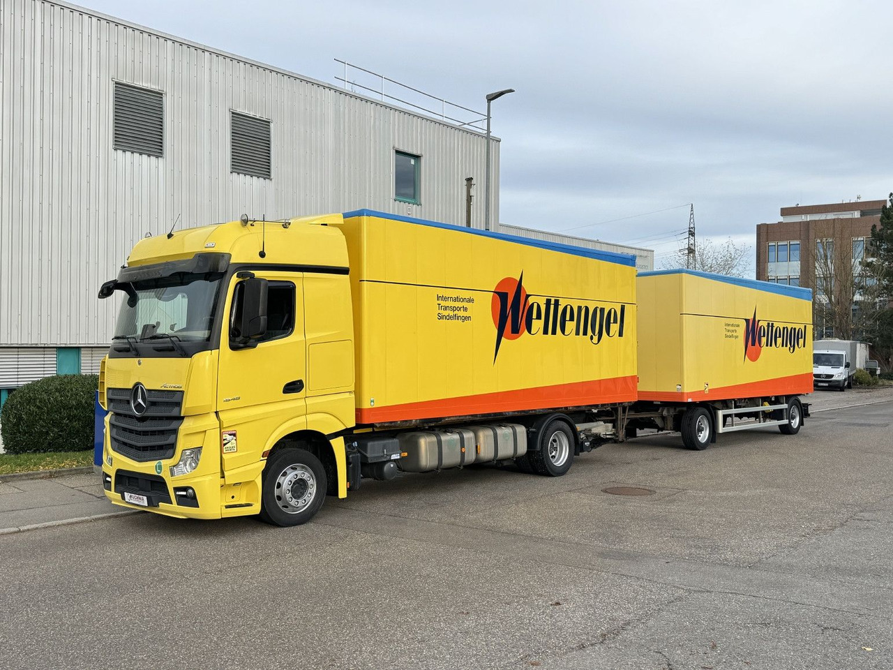 Mercedes-Benz Actros 1848 LL Gr.Haus AWL-Möbelkoffer uLBW - Camion fourgon: photos 5 Mercedes-Benz Actros 1848 LL Gr.Haus AWL-Möbelkoffer uLBW - Camion fourgon: photos 5