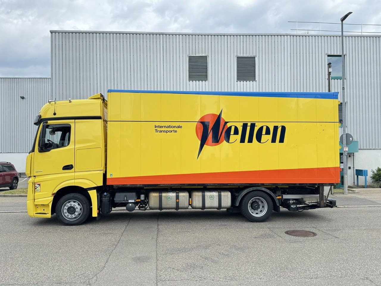 Mercedes-Benz Actros 1848 LL Gr.Haus AWL-Möbelkoffer uLBW - Camion fourgon: photos 5 Mercedes-Benz Actros 1848 LL Gr.Haus AWL-Möbelkoffer uLBW - Camion fourgon: photos 5