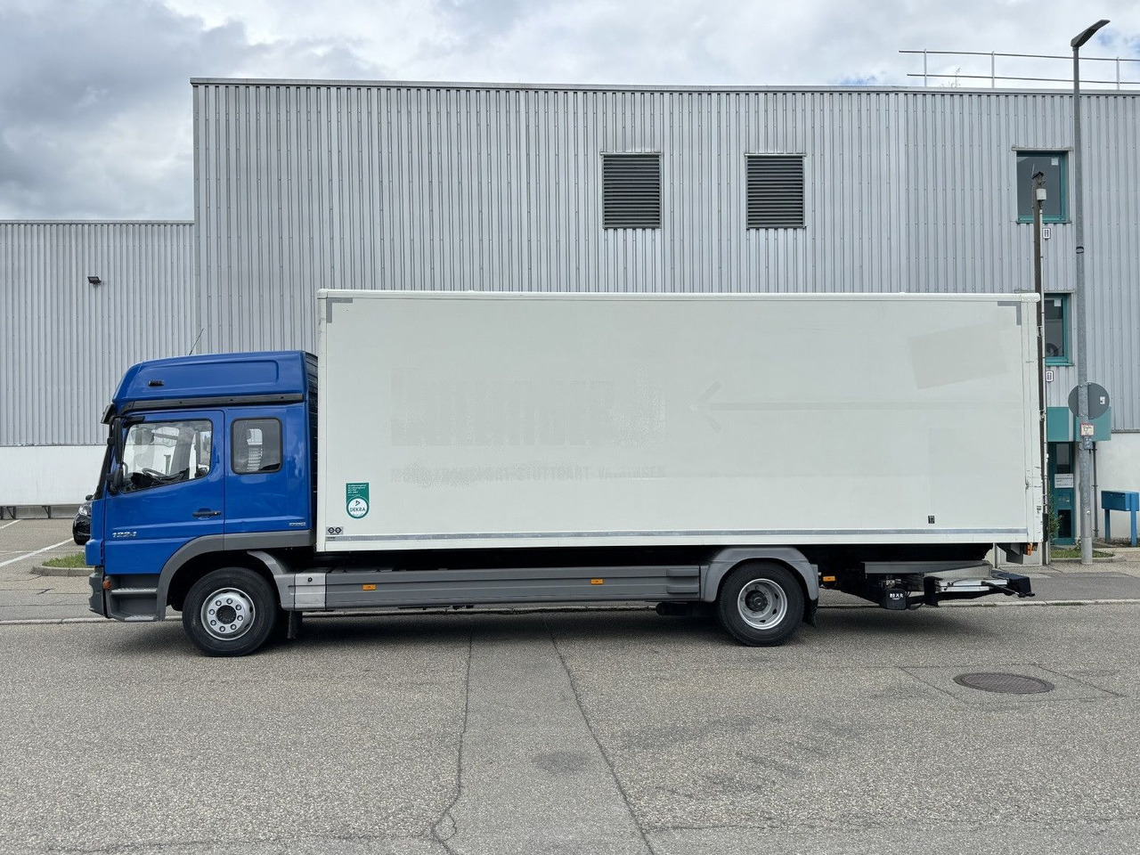 Mercedes-Benz Atego 1224 L Möbelkoffer GH 6-Sitze u-LBW Umzug - Camion fourgon: photos 5 Mercedes-Benz Atego 1224 L Möbelkoffer GH 6-Sitze u-LBW Umzug - Camion fourgon: photos 5