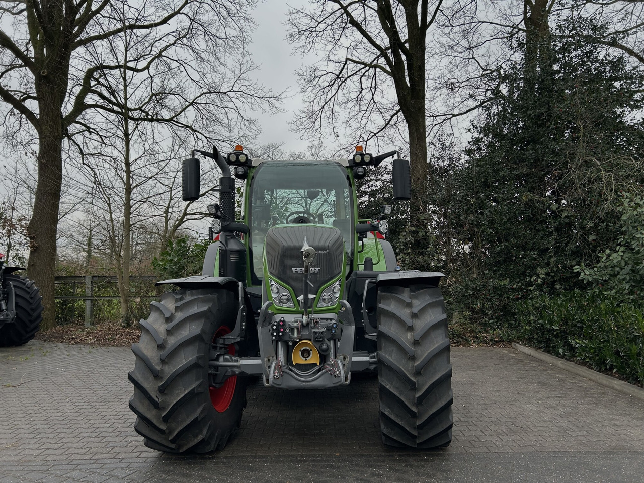 Fendt 724 Vario Gen6 ProfiPlus setting 2 - Tracteur agricole: photos 3 Fendt 724 Vario Gen6 ProfiPlus setting 2 - Tracteur agricole: photos 3