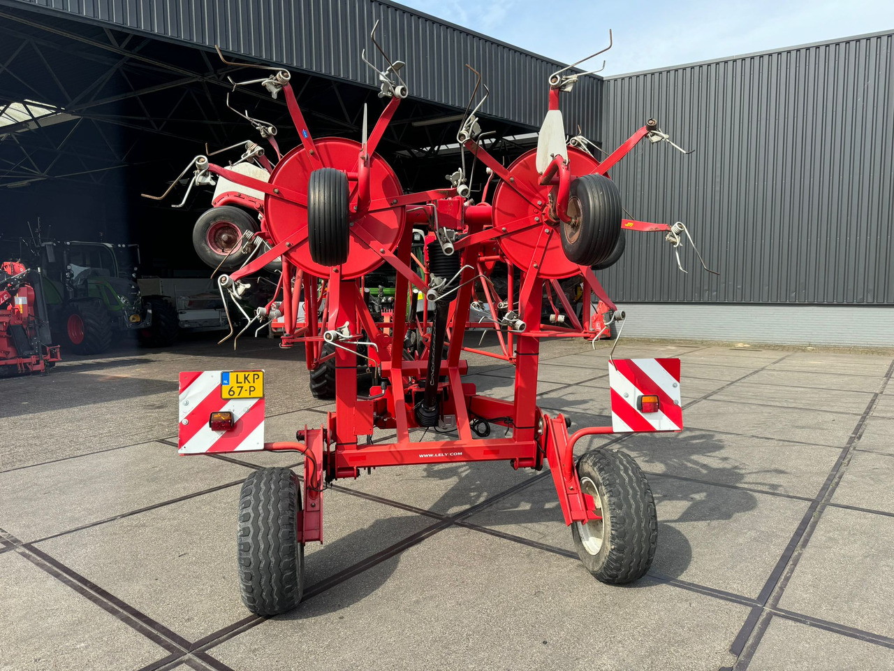 Lely Lotus 1020S - Faneuse: photos 4 Lely Lotus 1020S - Faneuse: photos 4