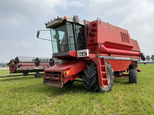 MASSEY FERGUSON 38RS combine - Moissonneuse-batteuse: photos 1 MASSEY FERGUSON 38RS combine - Moissonneuse-batteuse: photos 1