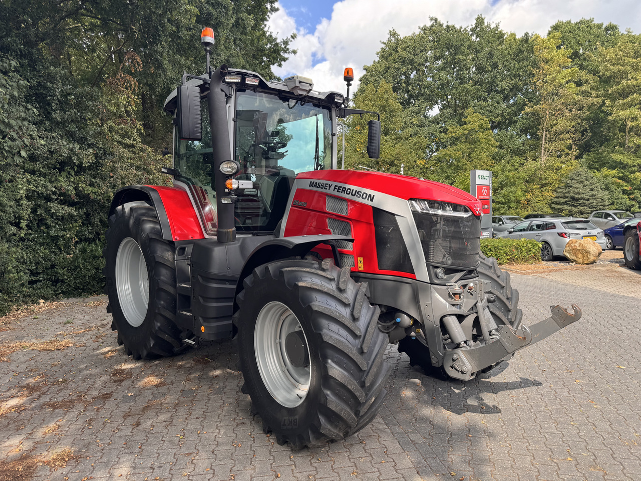 Massey Ferguson 8s.205 Dyna7 Exclusive - Tracteur agricole: photos 4 Massey Ferguson 8s.205 Dyna7 Exclusive - Tracteur agricole: photos 4