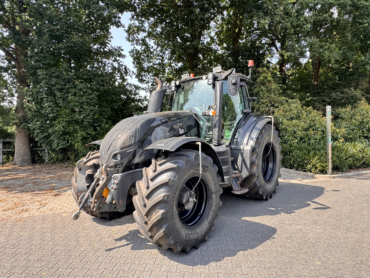 VALTRA T214 Direct - Tracteur agricole: photos 1 VALTRA T214 Direct - Tracteur agricole: photos 1