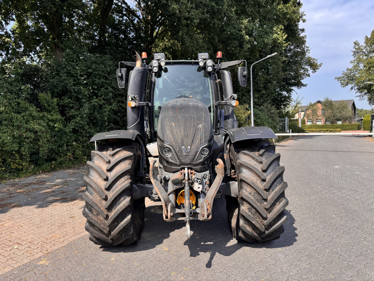VALTRA T214 Direct - Tracteur agricole: photos 4 VALTRA T214 Direct - Tracteur agricole: photos 4