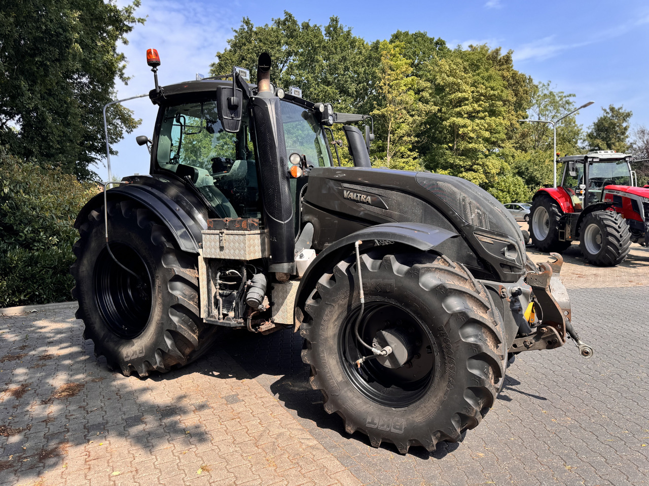 VALTRA T214 Direct - Tracteur agricole: photos 3 VALTRA T214 Direct - Tracteur agricole: photos 3