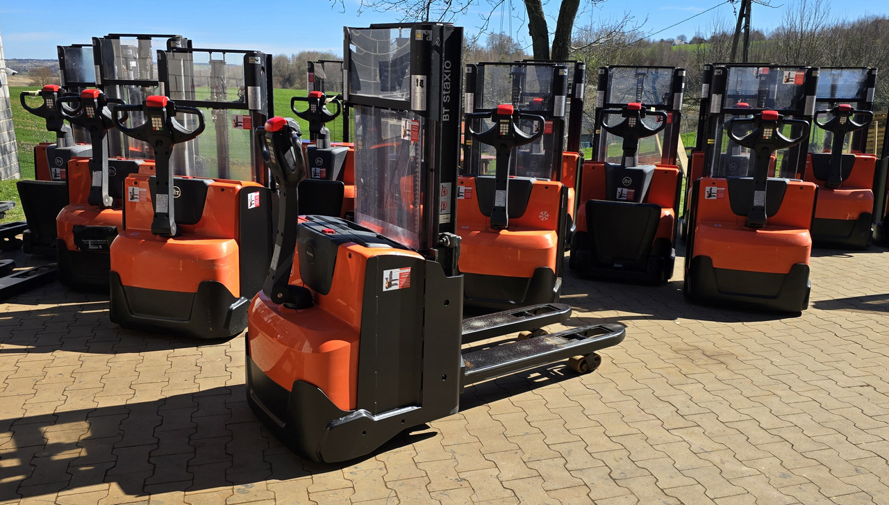 BT Toyota SWE 200 D initial list wstępne podnoszenie wideł - Transpalette: photos 3 BT Toyota SWE 200 D initial list wstępne podnoszenie wideł - Transpalette: photos 3