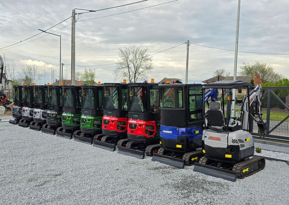 Kubota NOWA MINIKOPARKA AUGER HT 18, SILNIK KUBOTA, 3 ŁYŻKI - Mini pelle: photos 2 Kubota NOWA MINIKOPARKA AUGER HT 18, SILNIK KUBOTA, 3 ŁYŻKI - Mini pelle: photos 2