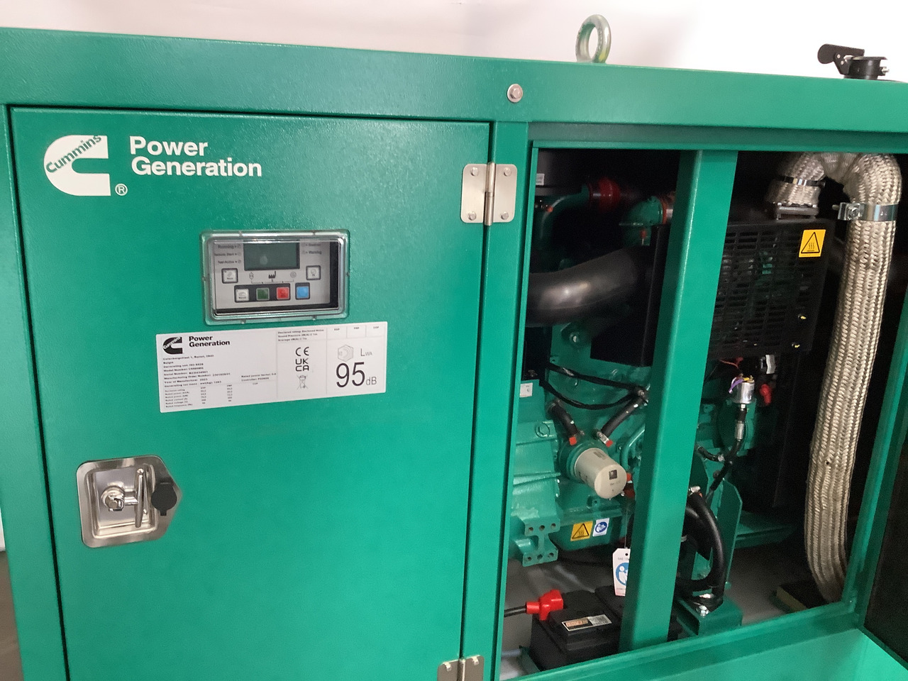 Cummins C55D5EQ. 55KVA Generator. Brand new. - Groupe électrogène: photos 2 Cummins C55D5EQ. 55KVA Generator. Brand new. - Groupe électrogène: photos 2