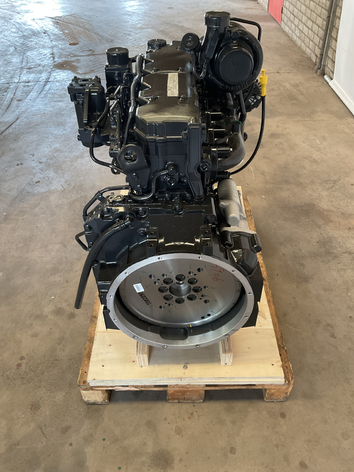 Cummins QSB6.7 - Moteur: photos 4 Cummins QSB6.7 - Moteur: photos 4