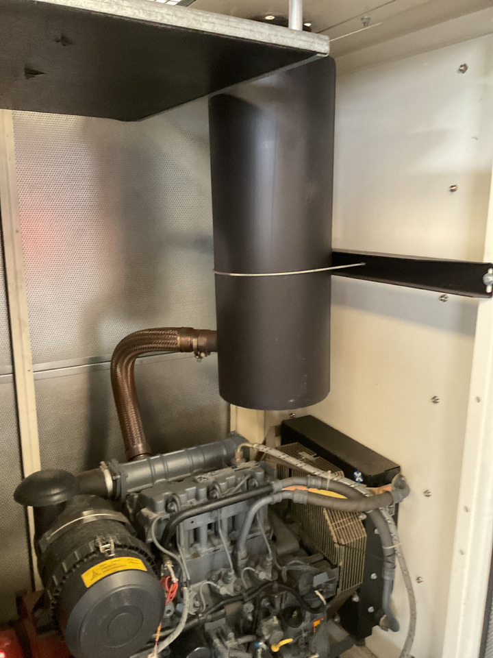 Deutz F3M1011F, 45KVA generatorset. Like brand new. Low standby hours - Groupe électrogène: photos 4 Deutz F3M1011F, 45KVA generatorset. Like brand new. Low standby hours - Groupe électrogène: photos 4
