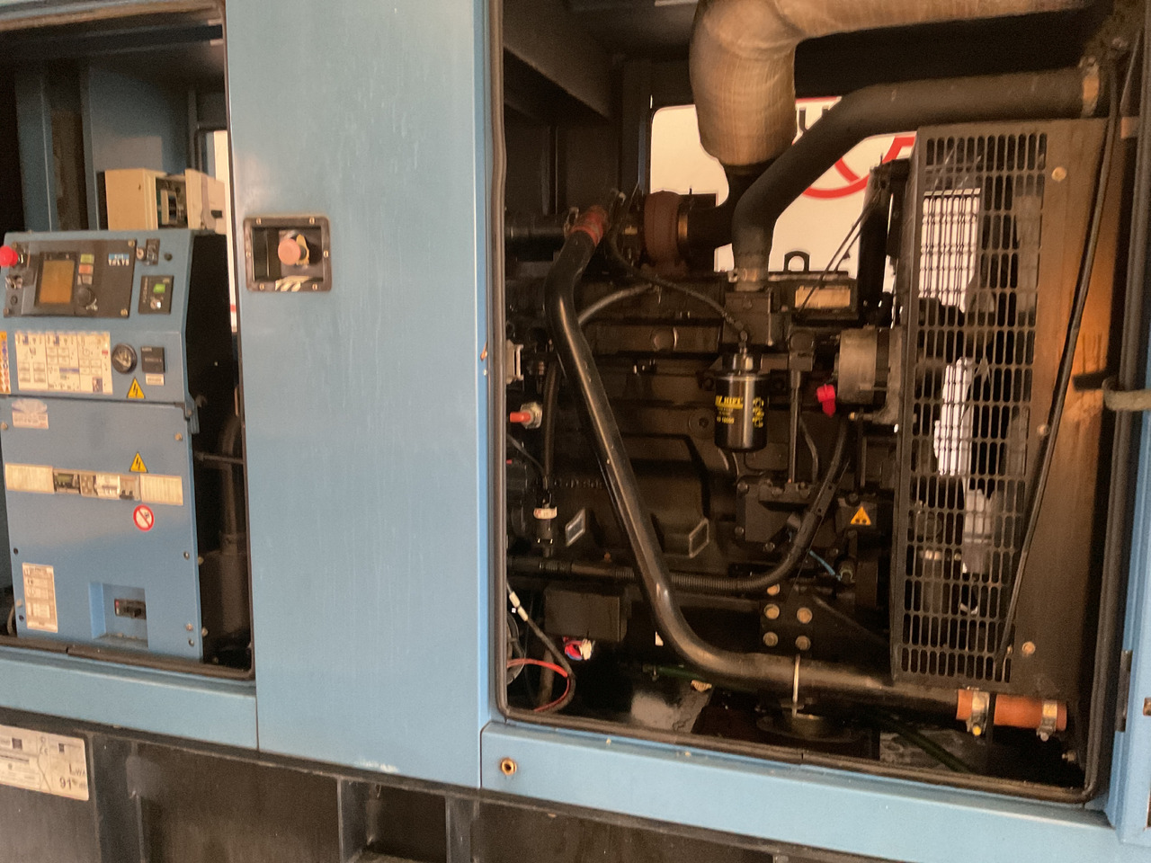 John Deere 6068, SDMO, 165KVA generatorset. Like brand new. And with hudge diesel tank! - Groupe électrogène: photos 3 John Deere 6068, SDMO, 165KVA generatorset. Like brand new. And with hudge diesel tank! - Groupe électrogène: photos 3