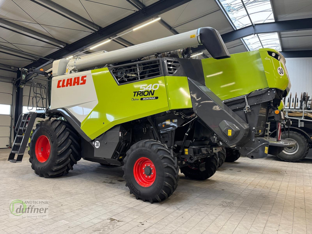 CLAAS Trion 540 Montana - Moissonneuse-batteuse: photos 2 CLAAS Trion 540 Montana - Moissonneuse-batteuse: photos 2