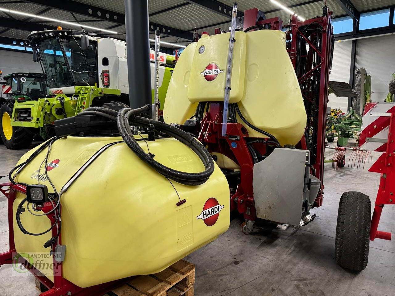 Hardi Mega 12 1200 Smart ISOBUS - Pulvérisateur traîné: photos 1 Hardi Mega 12 1200 Smart ISOBUS - Pulvérisateur traîné: photos 1