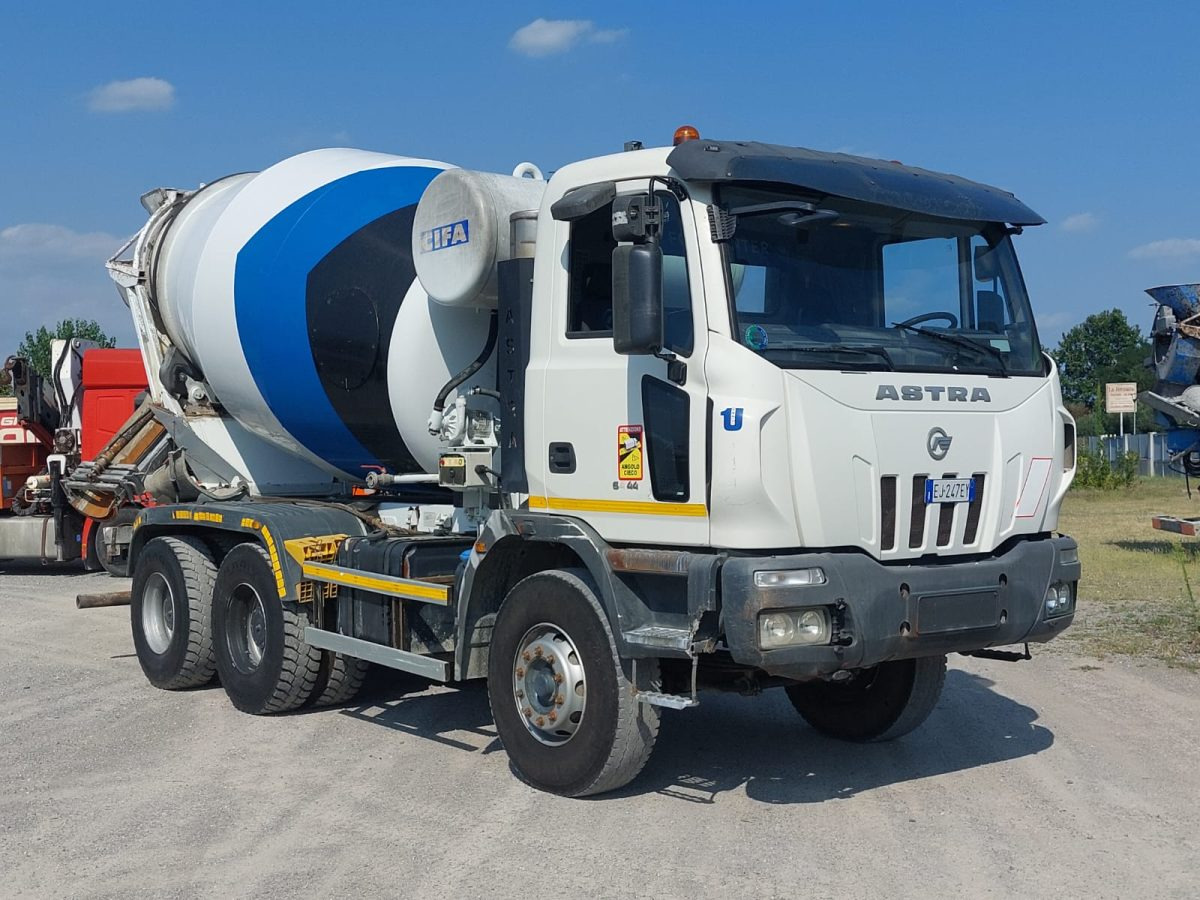 ASTRA HD8 6444 CIFA RY1100 - Camion malaxeur: photos 1 ASTRA HD8 6444 CIFA RY1100 - Camion malaxeur: photos 1