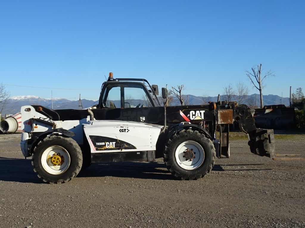 CATERPILLAR TH360B - Chariot télescopique: photos 4 CATERPILLAR TH360B - Chariot télescopique: photos 4