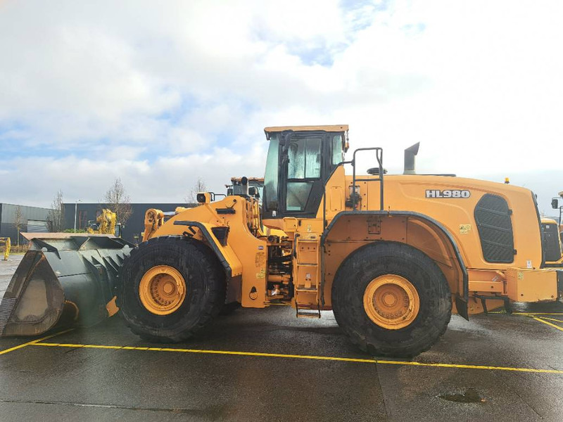 Hyundai HL980 - Chargeuse sur pneus: photos 5 Hyundai HL980 - Chargeuse sur pneus: photos 5
