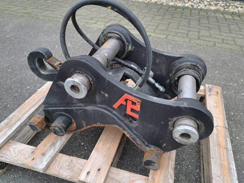 Pladdet CW10 hydraulick Quic Coupler HX85A - Attache rapide pour Engins de chantier: photos 1 Pladdet CW10 hydraulick Quic Coupler HX85A - Attache rapide pour Engins de chantier: photos 1