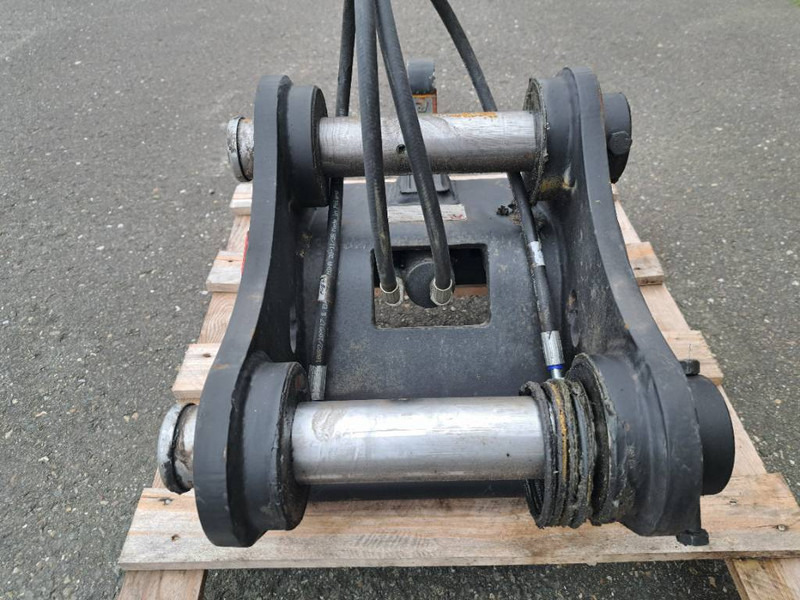 Pladdet CW10 hydraulick Quic Coupler HX85A - Attache rapide pour Engins de chantier: photos 2 Pladdet CW10 hydraulick Quic Coupler HX85A - Attache rapide pour Engins de chantier: photos 2