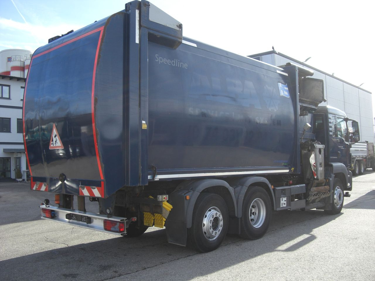 MAN 26360FNLL / RECHTSGEST. - Benne à ordures ménagères: photos 3 MAN 26360FNLL / RECHTSGEST. - Benne à ordures ménagères: photos 3