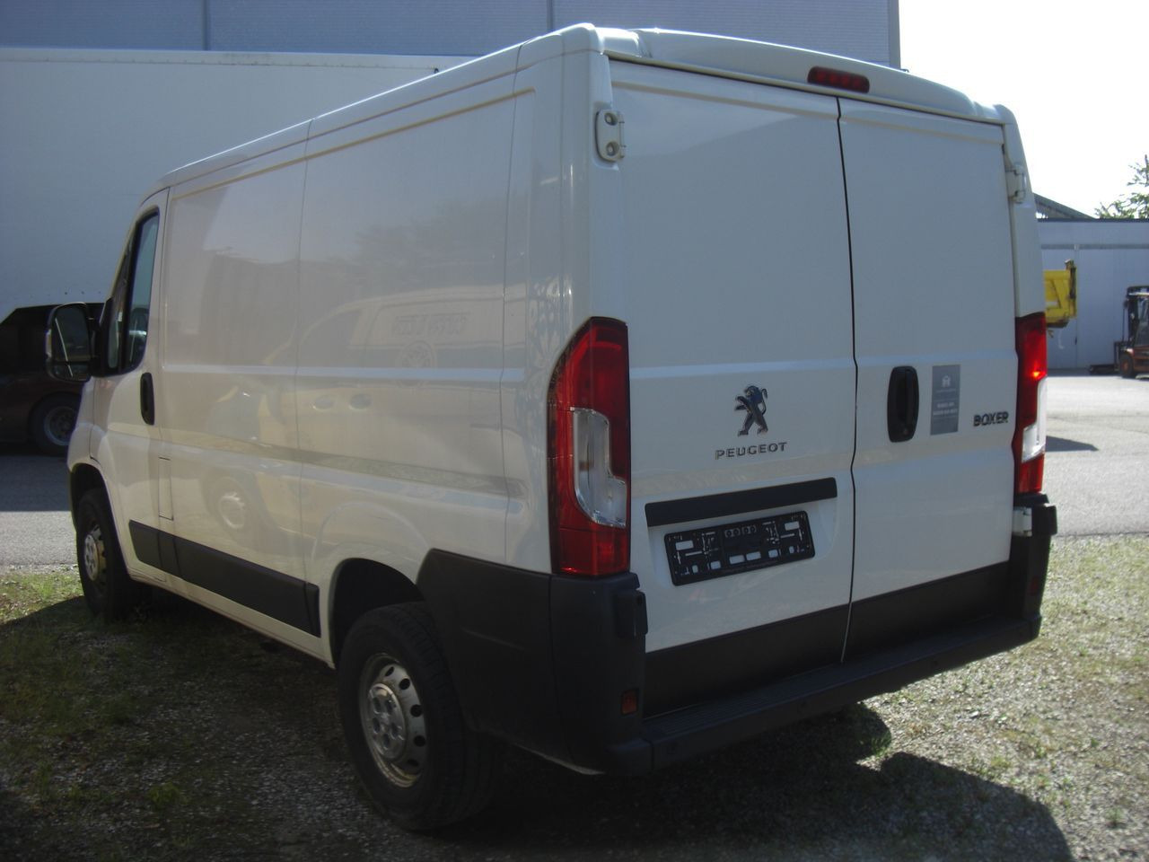 Peugeot BOXER 2,0 KURZ/NIEDRIG - Fourgonnette: photos 3 Peugeot BOXER 2,0 KURZ/NIEDRIG - Fourgonnette: photos 3